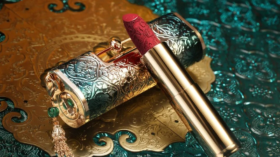 從品牌的角度淺談：花西子為何三年爆火？